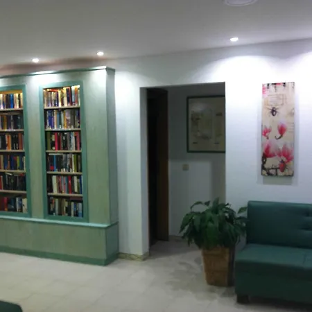 In Porches - Algarve 53167 * Armação de Pêra